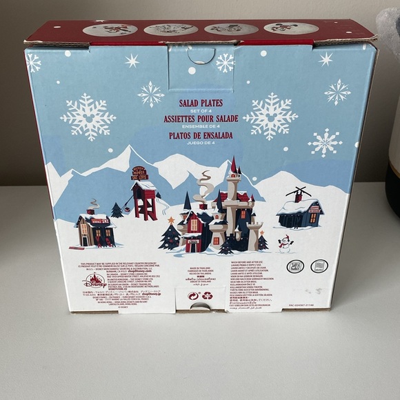 Disney Parks Walt’s Holiday Lodge Collection set of 4 salad plates - Picture 3 of 11